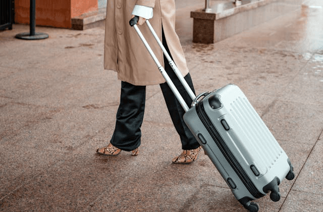 check in service girl hotelquality.ge